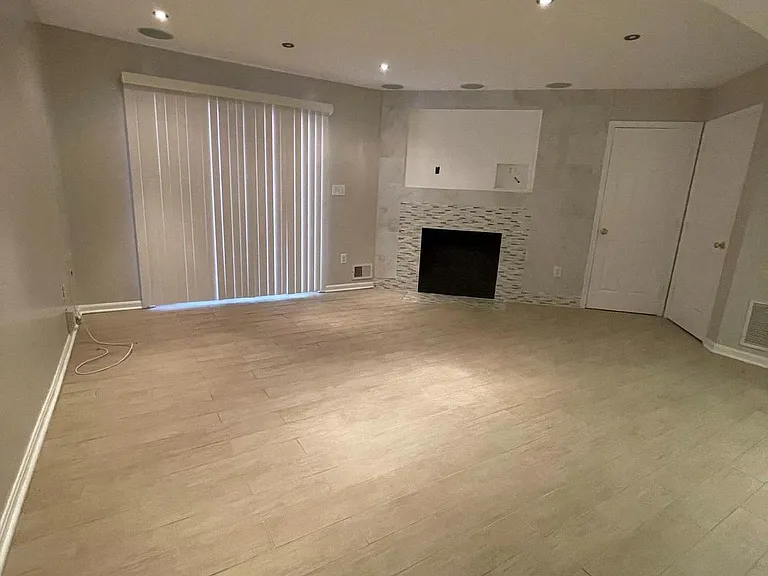 6633 Creek Point Way — Photo 9