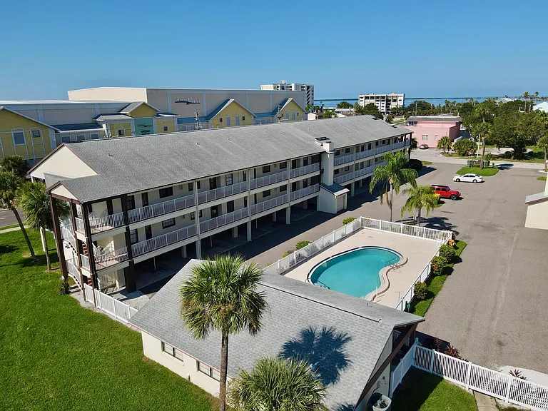 340 Causeway Blvd #202 — Photo 3