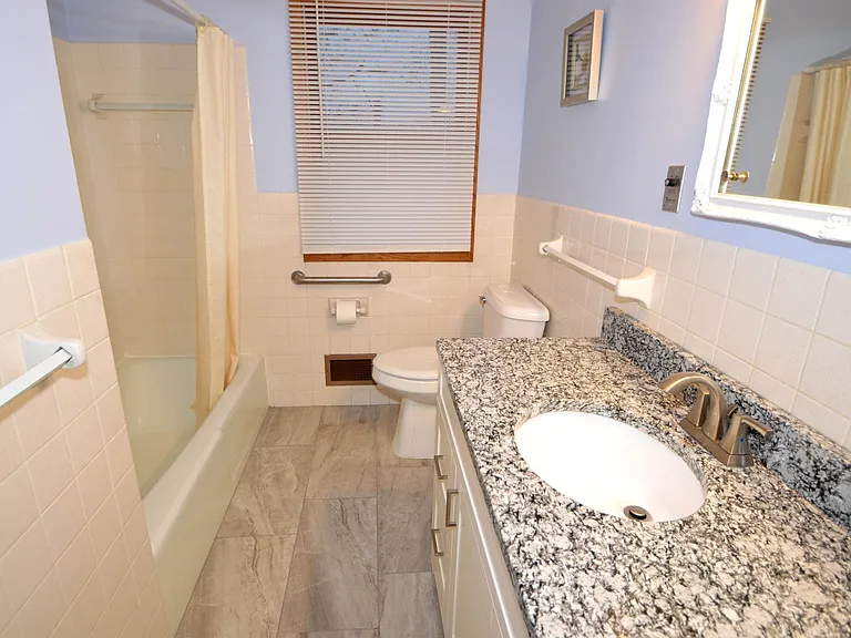 Upper bathroom.