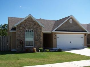 4439 W Serviceberry Dr, Fayetteville, AR 72704
