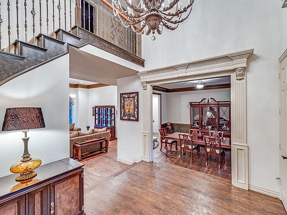 4th image of 390 Oak Ridge Dr