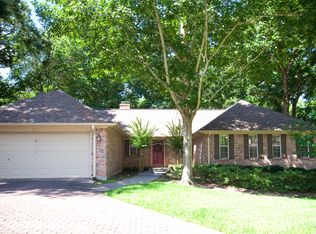 417 Cherry Hills Dr, Huntsville, TX 77340