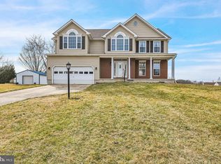 90 Lee St, Stewartstown, PA 17363