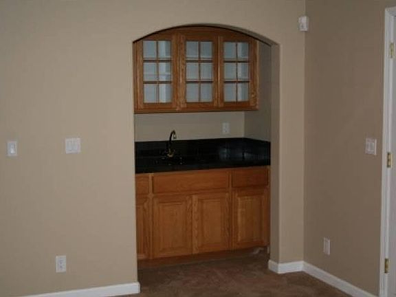 Wet Bar in Bonus Room