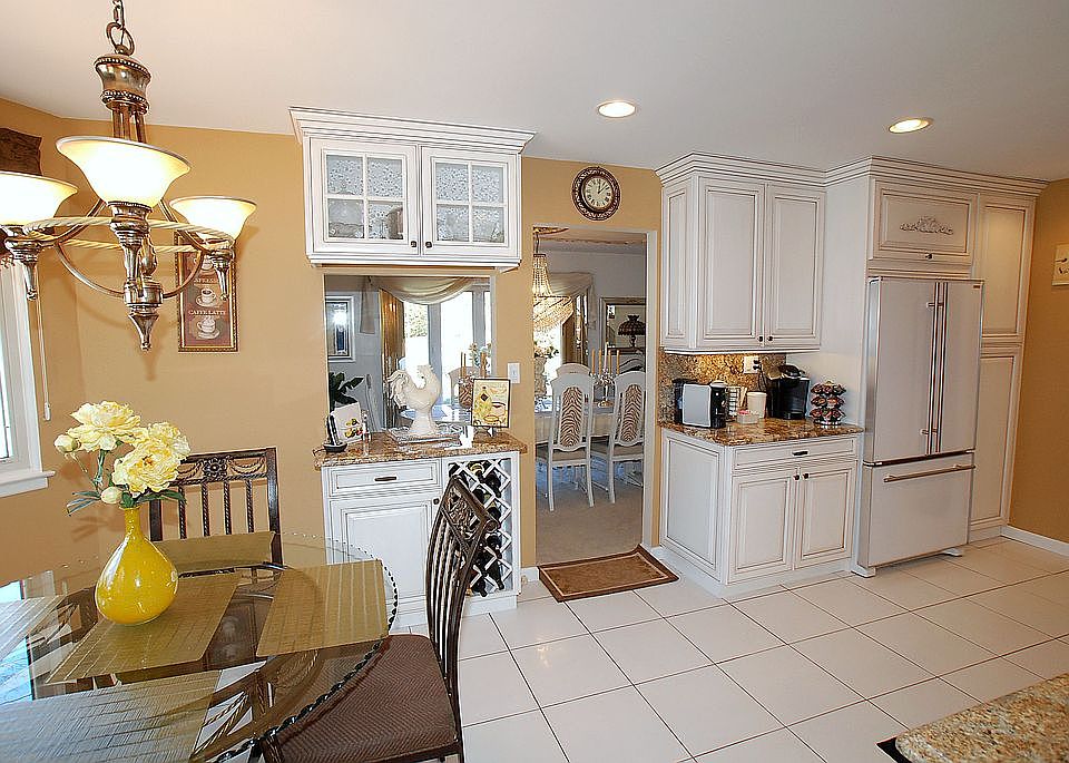 1st image of 66 Canterbury Dr