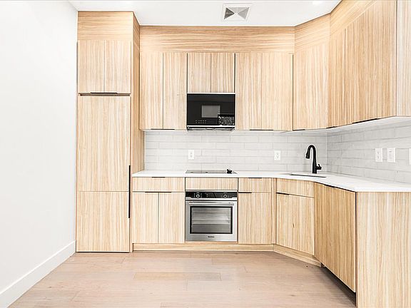 3rd image of 475 6th Ave #3