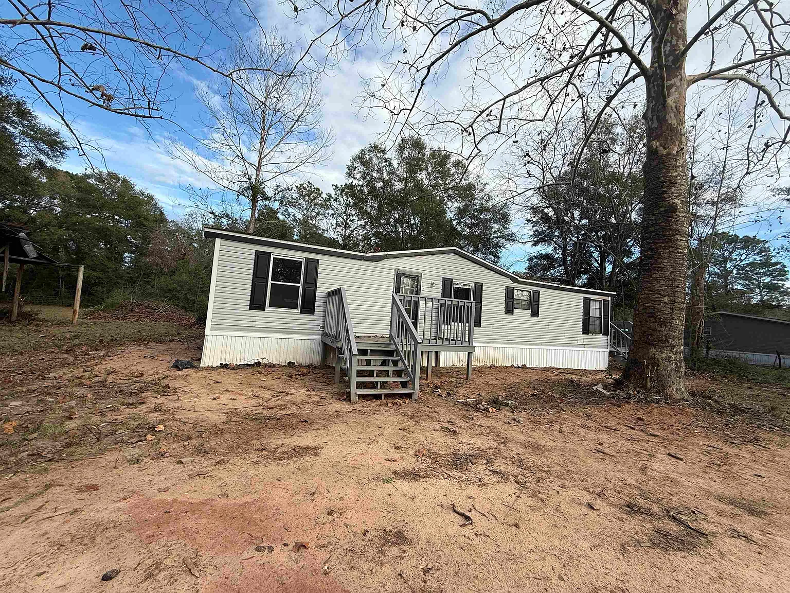 3 bed, 1176 sqft, $1,650 — Photo 1
