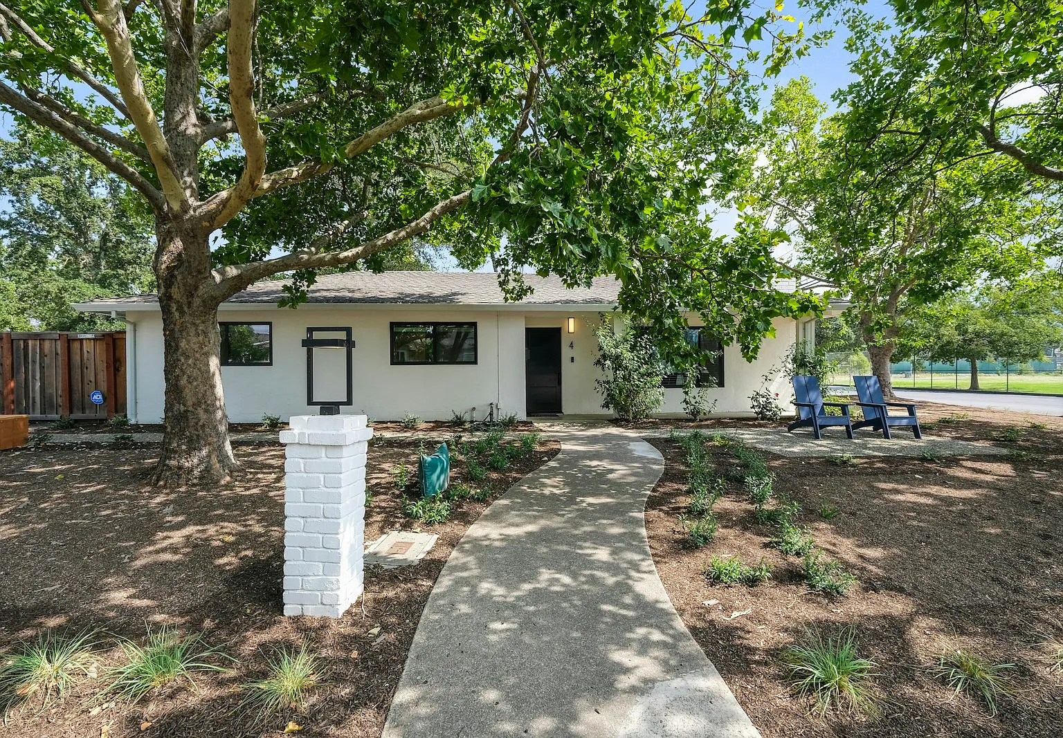 4 Arch Way — Photo 4
