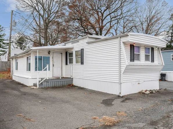 261 Newbury St #33B, Peabody, MA 01960