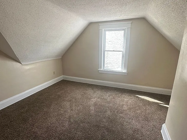 11414-16 Fairport — Photo 9