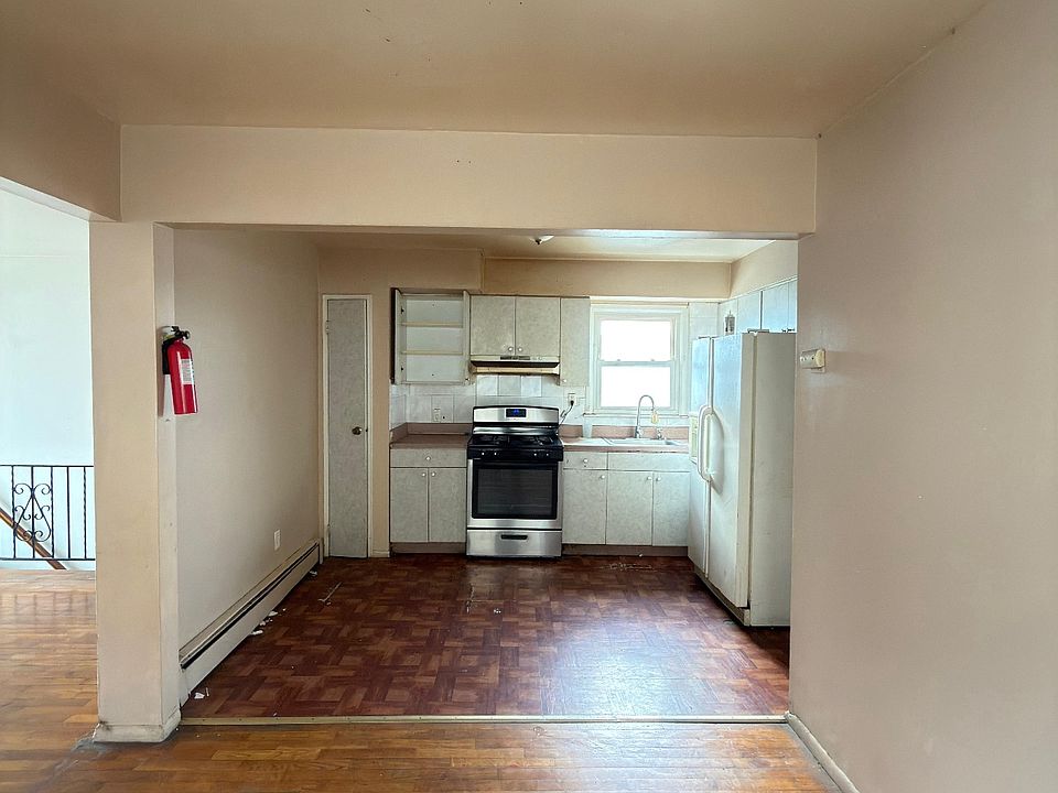 1st image of 6121 Jefferson St #3