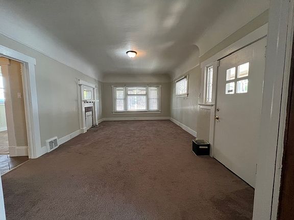3rd image of 547 Almaden Blvd