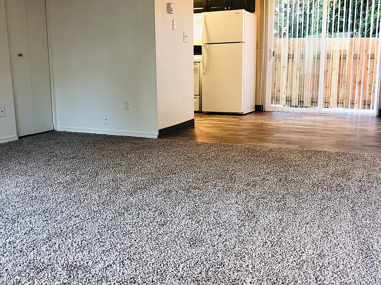 The Oaks Apartments — Photo 35
