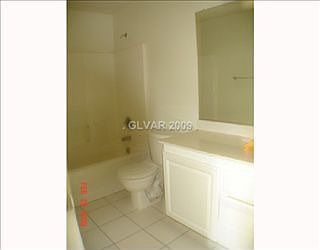 4th image of 1169 Orchard View St