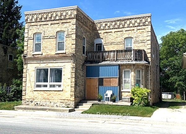 1st image of 8 Main St S
