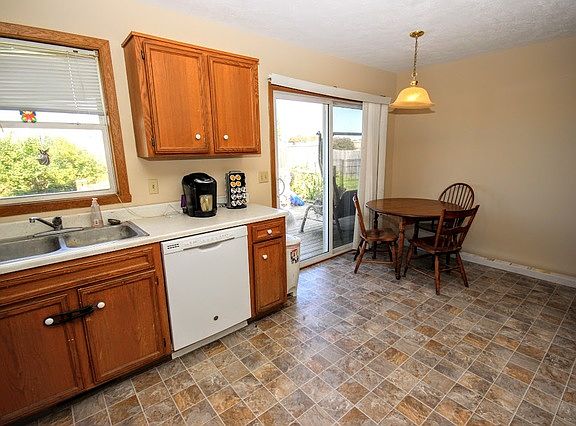 5th image of 4020 N Port Dr