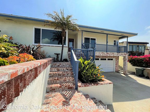 2nd image of 266 N Catalina St