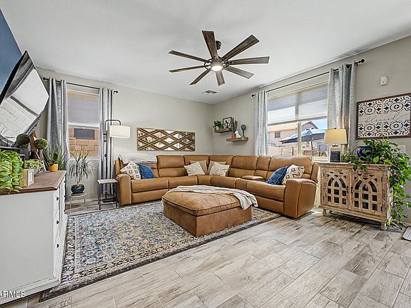 3rd image of 7327 W GLASS Lane