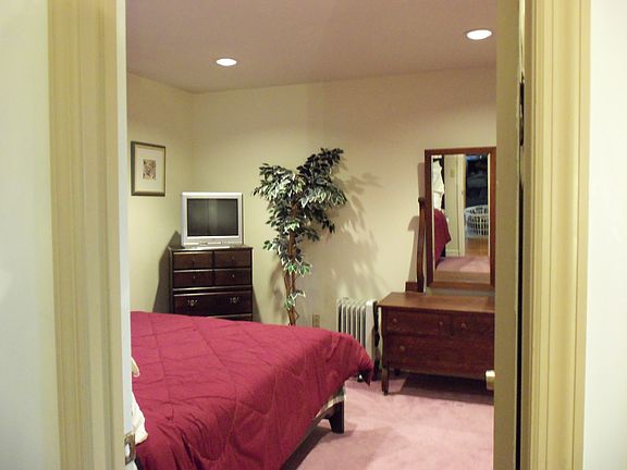 3rd image of 111 Woods Dr