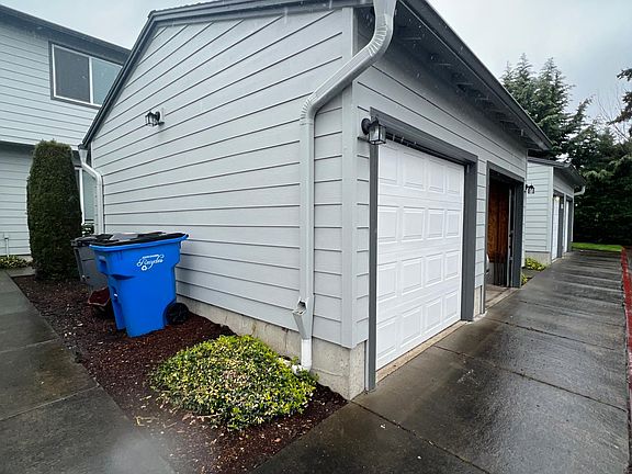 2nd image of 4000 NE 109th Ave Unit V120