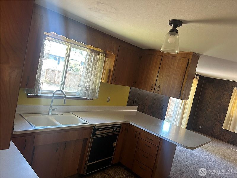 5th image of 14428 31st Avenue S