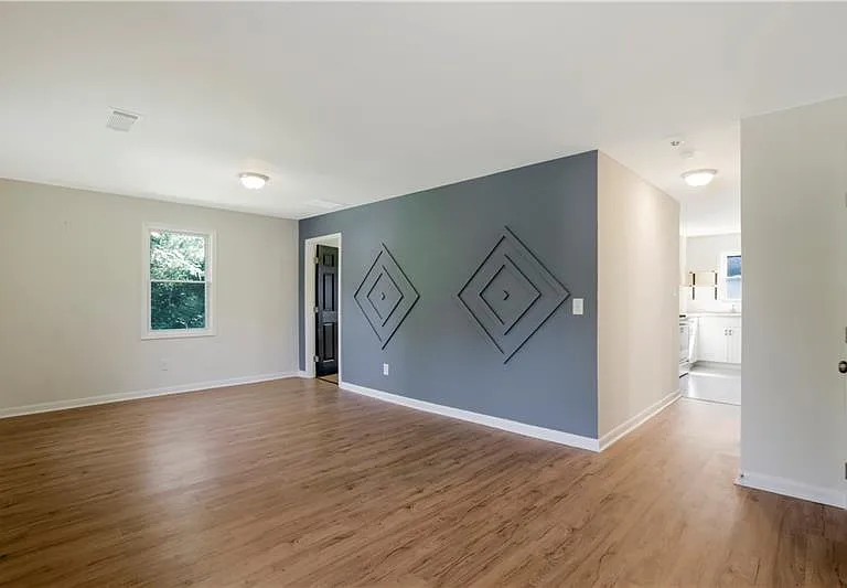 551 Valley Hill Rd SE — Photo 2