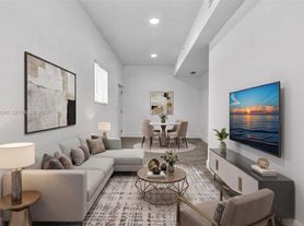 584 NW 35th St