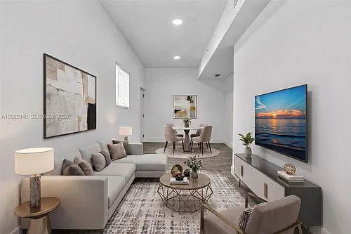 584 NW 35th St Photo 1