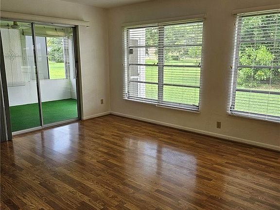 4th image of 317 Maycrest RD #317