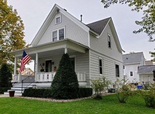 215 N Monroe St, Watertown, WI 53094