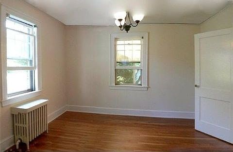4th image of 13 Roosevelt St