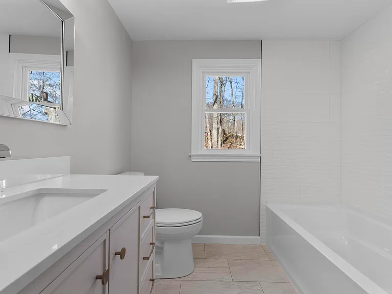 40 Harkness Dr — Photo 20