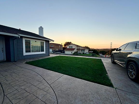 4th image of 205 Glenview Cir