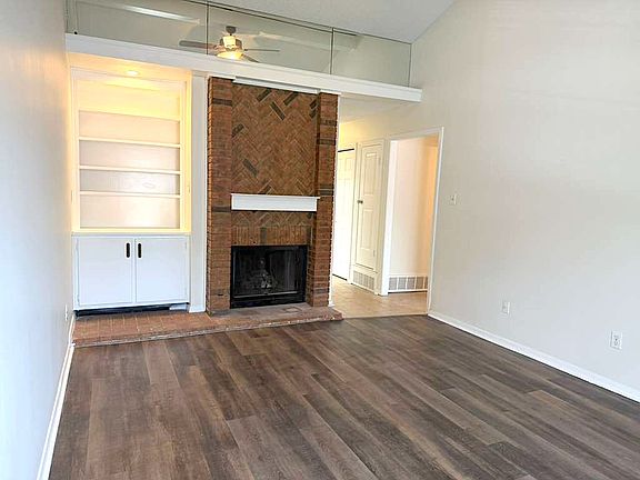 3rd image of 3039 Greenlodge Ln