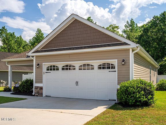 3rd image of 2516 Sawgrass Drive