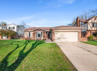 38966 Mount Kisco Dr, Sterling Heights, MI 48310