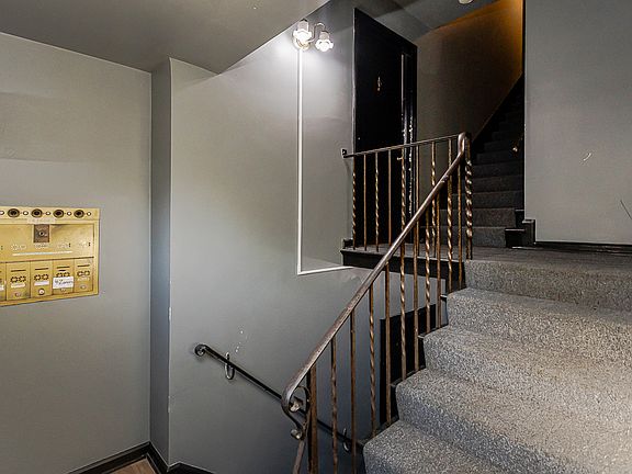 3rd image of 4004 W Bancroft St APT 3