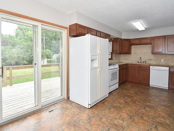 4th image of 1783 Oakwood Dr