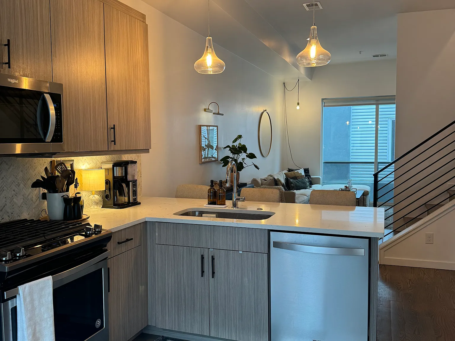 2 bed, 1241 sqft, $3,200 — Photo 2