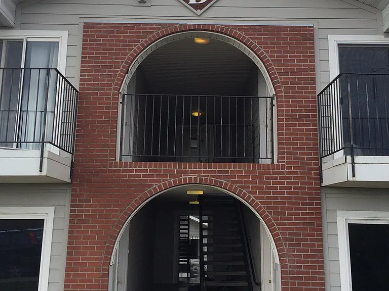 1645 NE Merman Dr #D303 — Photo 1