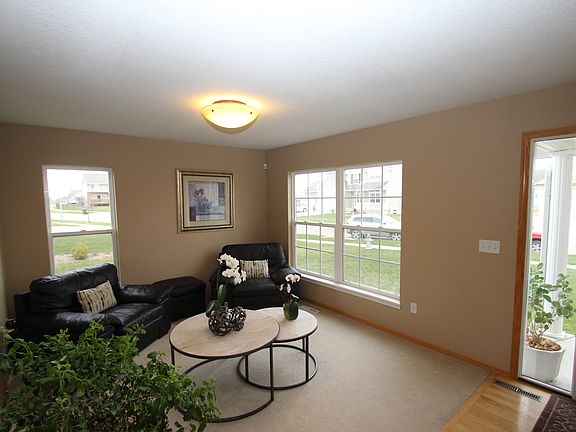 3rd image of 1609 Ashworth Dr