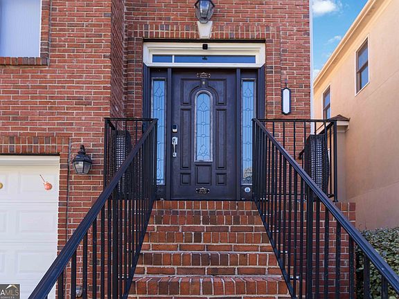 4th image of 2450 Vivian Cir
