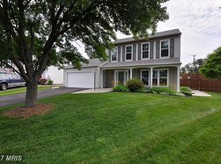 2677 Maple Ridge Dr, Woodbridge, VA 22192
