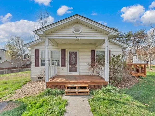 1713 Staples St, Radford, VA 24141