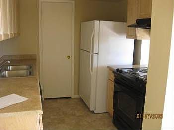 2nd image of 956 E Diamond Dr