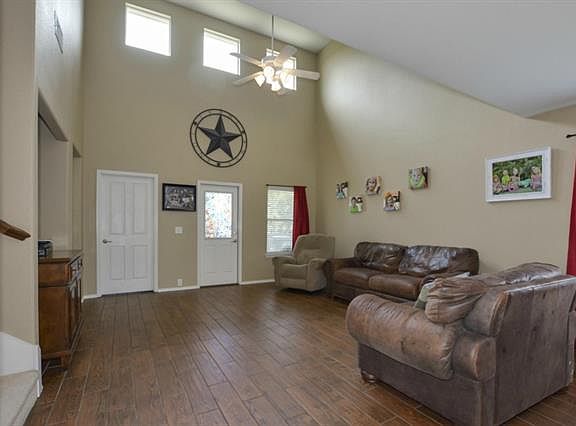 3rd image of 15913 Avenel Way