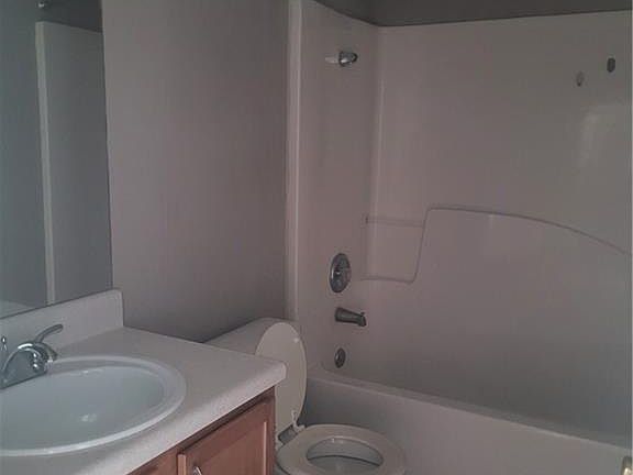 4th image of 748 Georgetown Ct