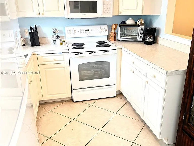 2950 SE Ocean Blvd #555 — Photo 17