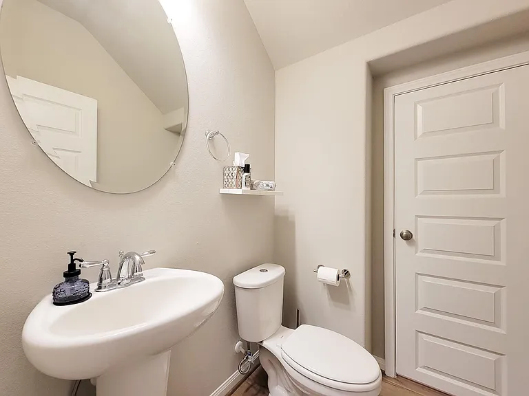 1510 Lakeline Oak Dr — Photo 32