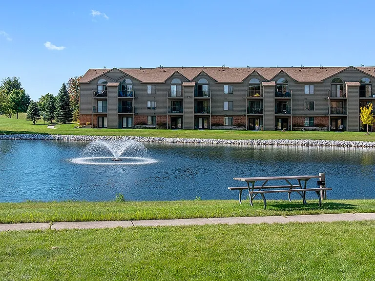 Oak Shores Apartments — Photo 43